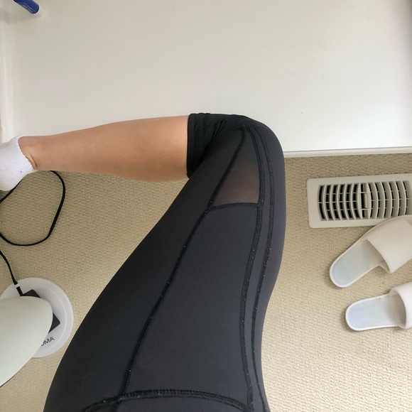 Lululemon Cropped Leggings - Picture 3 of 3